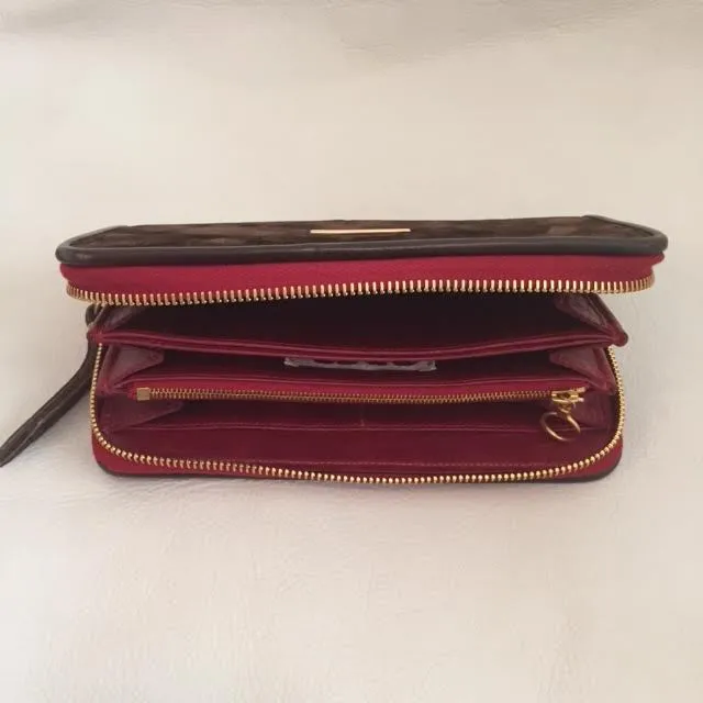 Large Zipper Wallet in Dark Brown Hippo Leather